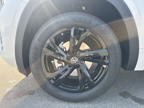 New 2026 Volkswagen Atlas Cross Sport SEL R-Line AWD/4WD image 12