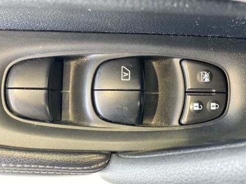 Used 2016 Nissan Rogue SL w/ SL Premium Package AWD/4WD image 16