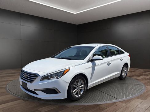 Used 2017 Hyundai Sonata SE FWD image 4