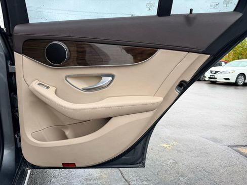 Used 2017 Mercedes-Benz C 300 Sport image 32