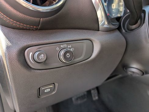 Used 2019 Chevrolet Blazer Premier w/ Sun and Wheels Package image 16