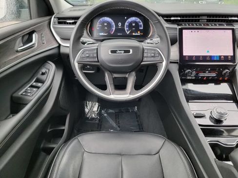 Certified 2023 Jeep Grand Cherokee Limited AWD/4WD image 31