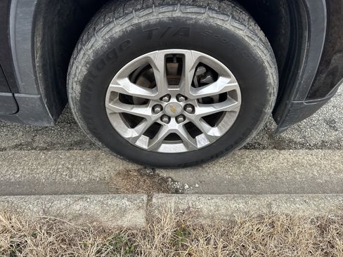 Used 2019 Chevrolet Traverse LS image 12