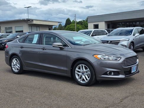 Used 2014 Ford Fusion SE w/ Equipment Group 202A FWD image 26