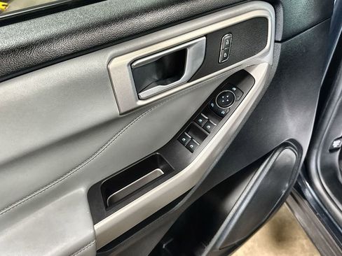 Used 2023 Ford Explorer XLT w/ Equipment Group 202A RWD image 14