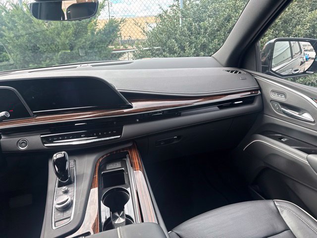 Used 2023 Cadillac Escalade Premium Luxury AWD/4WD image 21