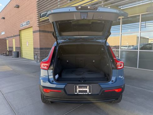 Used 2023 Volvo XC40 B4 Plus w/ Protection Package Premier FWD image 38