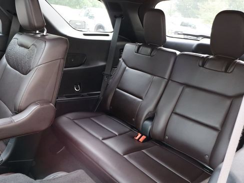 Used 2025 Ford Explorer Platinum w/ LUX Leather Package AWD/4WD image 12