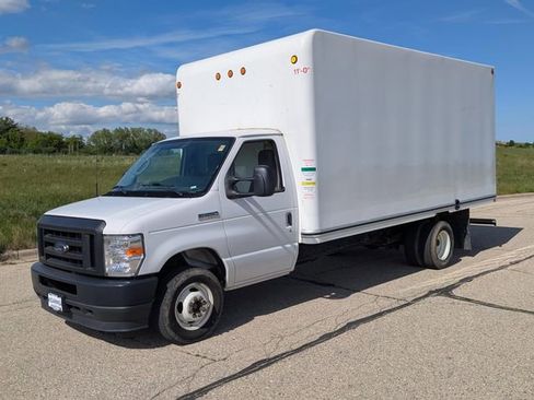 Used 2023 Ford E-450 and Econoline 450 Super Duty RWD image 4