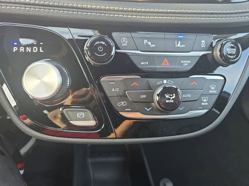 New 2026 Chrysler Pacifica Select FWD image 21