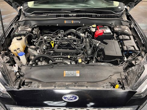 Used 2020 Ford Fusion SE FWD image 18