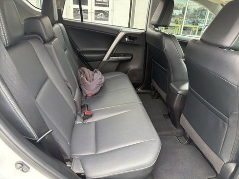 Used 2018 Toyota RAV4 Platinum image 12