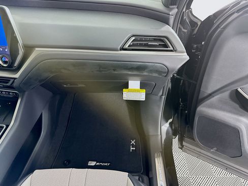 New 2026 Lexus TX 500h AWD image 33