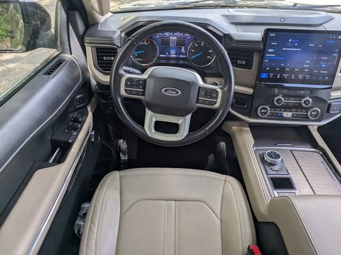 Used 2022 Ford Expedition Limited RWD image 17