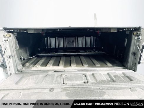Used 2023 Jeep Gladiator Mojave w/ Cold Weather Group AWD/4WD image 25