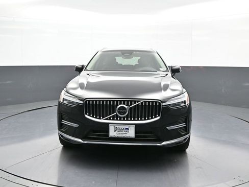 Used 2022 Volvo XC60 B5 Inscription w/ Advanced Package image 2