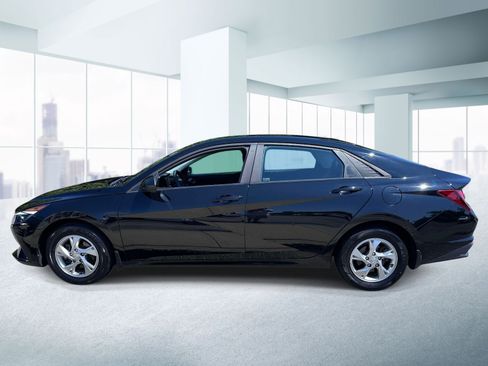 Used 2023 Hyundai Elantra SE FWD image 2