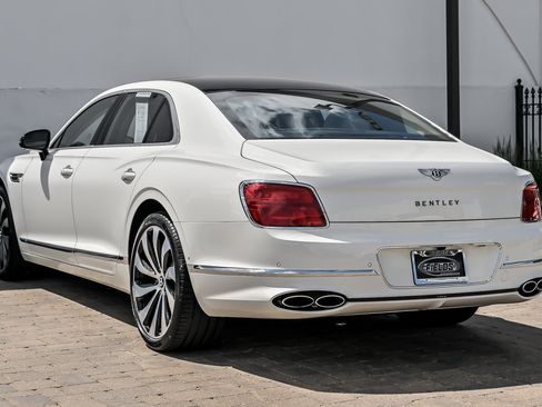 Used 2024 Bentley Flying Spur V8 AWD/4WD image 7