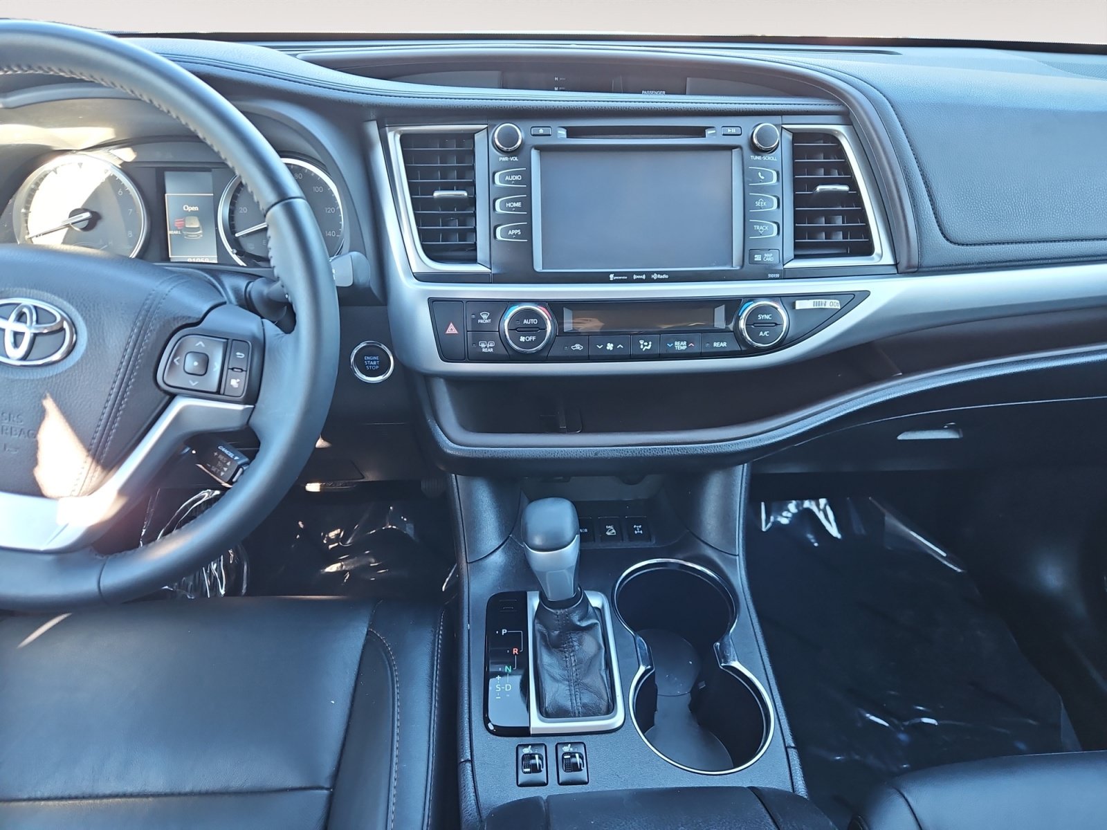 Used 2016 Toyota Highlander XLE AWD/4WD image 11