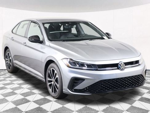 Used 2025 Volkswagen Jetta Sport image 12