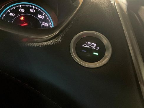 Used 2020 Chevrolet Traverse LT image 22