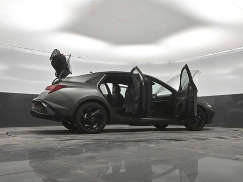 New 2026 Hyundai Elantra SEL Sport FWD image 50