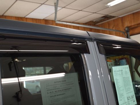 Used 2023 Jeep Wrangler Unlimited w/ Cold Weather Group image 16