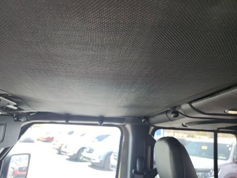 Used 2020 Jeep Gladiator Rubicon image 25