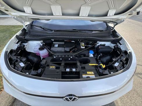 New 2025 Volkswagen ID.4 Pro AWD/4WD image 24
