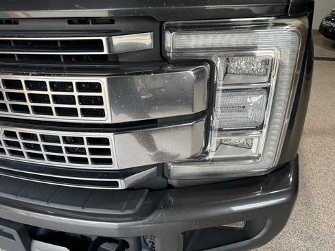 Used 2017 Ford F250 Platinum w/ Platinum Ultimate Package image 8