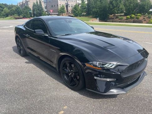 Used 2022 Ford Mustang Coupe w/ Black Accent Package RWD image 3