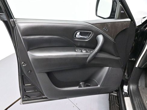 Used 2022 INFINITI QX80 Luxe w/ All-Season Package AWD/4WD image 9