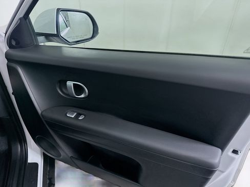 Used 2023 Hyundai Ioniq 5 SE image 31