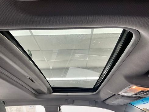 Used 2017 Toyota Camry XLE w/ Moonroof Package FWD image 6