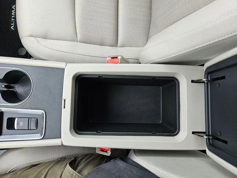 Used 2022 Nissan Altima 2.5 SV image 18