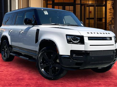 New 2026 Land Rover Defender 130 X-Dynamic SE AWD/4WD image 23