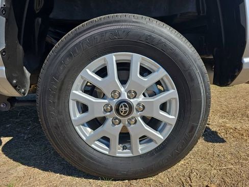 Used 2025 Toyota Tacoma SR5 image 31