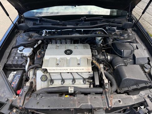 Used 1997 Cadillac De Ville Sedan w/ Comfort/Convenience Pkg image 11