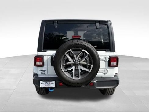 Used 2024 Jeep Wrangler Unlimited w/ Convenience Group AWD/4WD image 10
