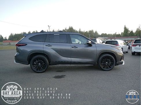 Used 2024 Toyota Highlander XSE image 6