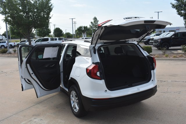 Used 2023 GMC Terrain SLE w/ Driver Convenience Package FWD image 16