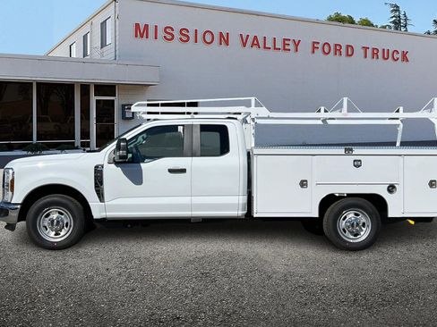 New 2026 Ford F350 XL w/ XL Chrome Package image 7