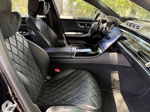 Used 2022 Mercedes-Benz S 580 4MATIC Sedan w/ Rear Seat Package image 19