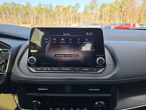 Used 2024 Nissan Rogue SV image 25