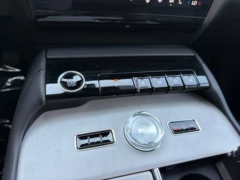 New 2027 Lincoln Navigator Premiere AWD/4WD image 19