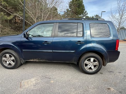 Used 2010 Honda Pilot EX-L image 11