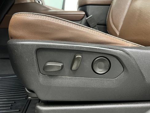 Used 2022 Chevrolet Tahoe High Country AWD/4WD image 13