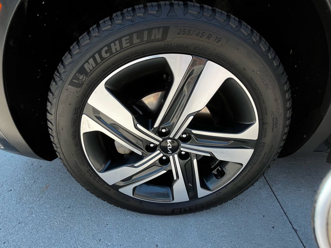 Used 2024 Kia Sorento EX AWD/4WD image 24