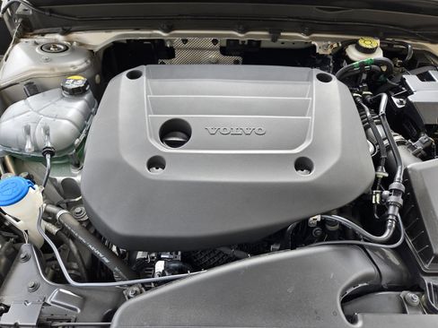 Used 2025 Volvo XC40 B5 Core w/ Protection Package image 42