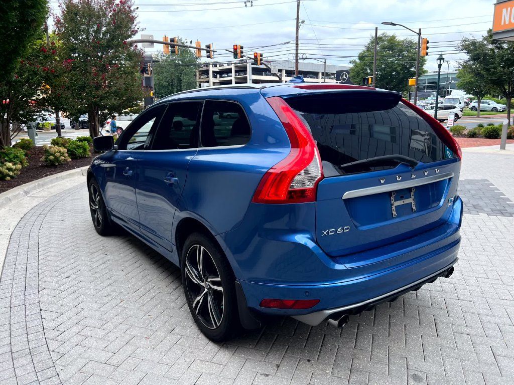 Used 2017 Volvo XC60 T6 R-Design w/ Climate Package AWD/4WD image 7